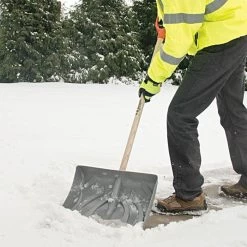 Leonard Snow Shovel With Steel Wear Strip -Garden And Outdoor Shop a218p 2