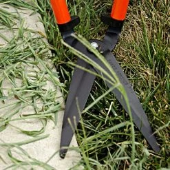 Bahco Long Handled Lawn Shear With Horizontal Cutting Blades -Garden And Outdoor Shop p74 3