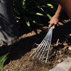 Whisk Rake -Garden And Outdoor Shop wt2ltge live8 rake 1